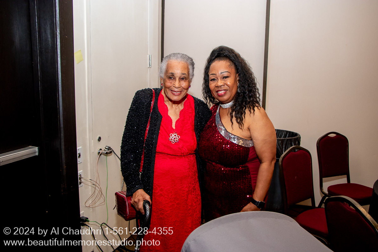 Retirement celebration of Mavis Cole on October 12, 2024 by Al Chaudhri / www.beautifulmemoriesstudio.photo